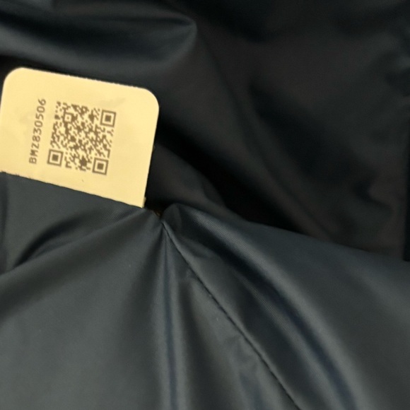 For @Freckled_Fox_ only The North Face Jacket Blue Black Women’s M Embroidered - Picture 7 of 7